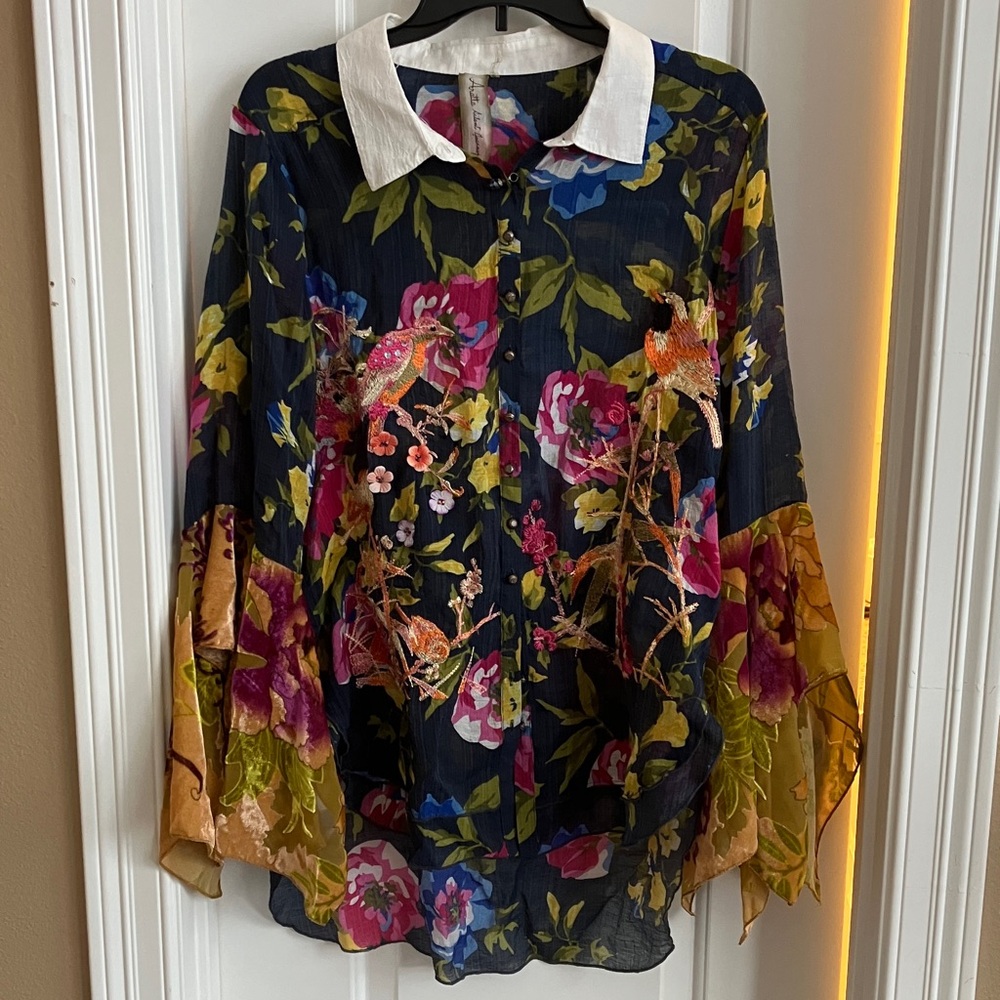 Floral Print Blouse with White Collar